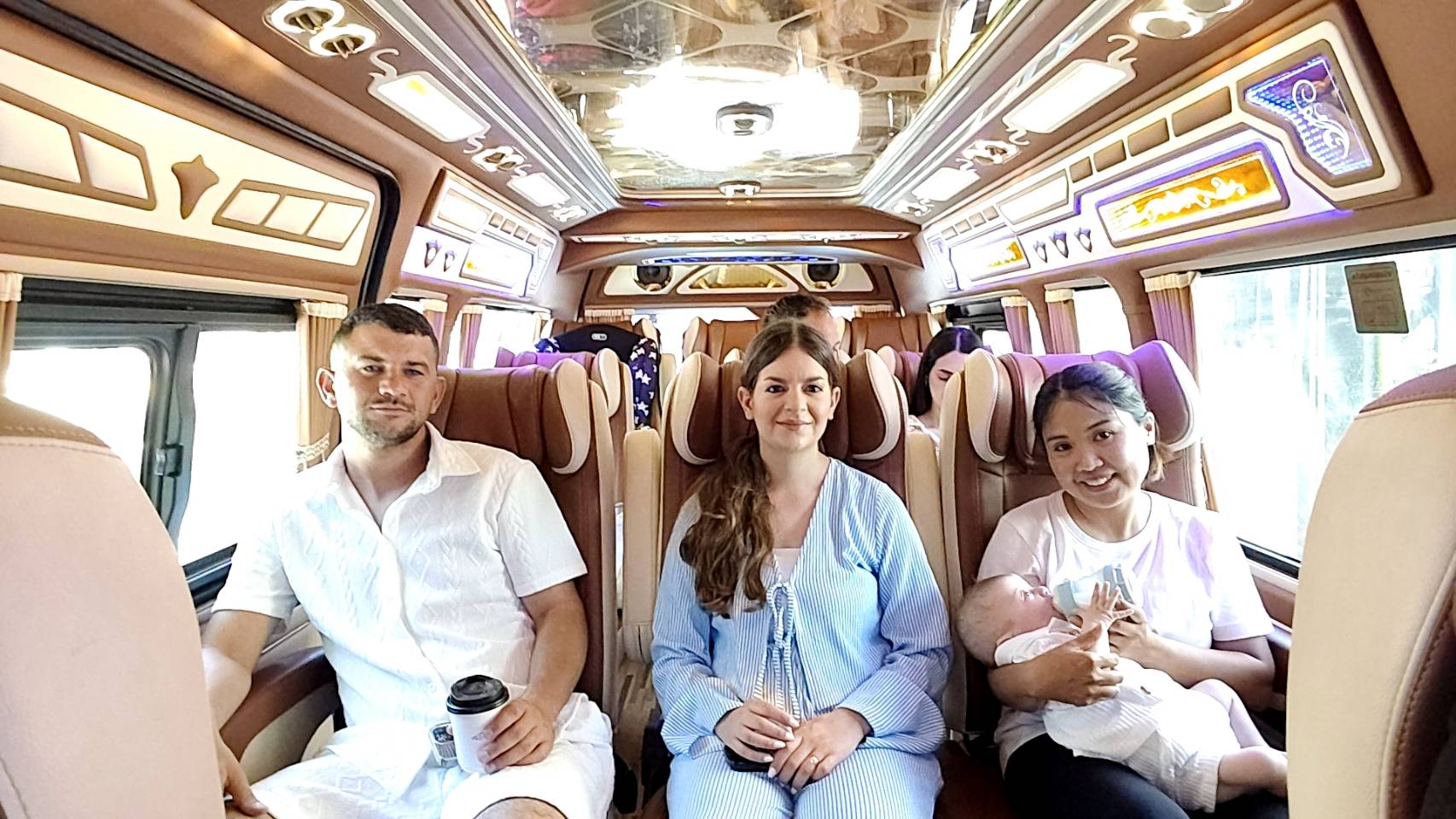 Welcome to Luxury Van and Driver Service